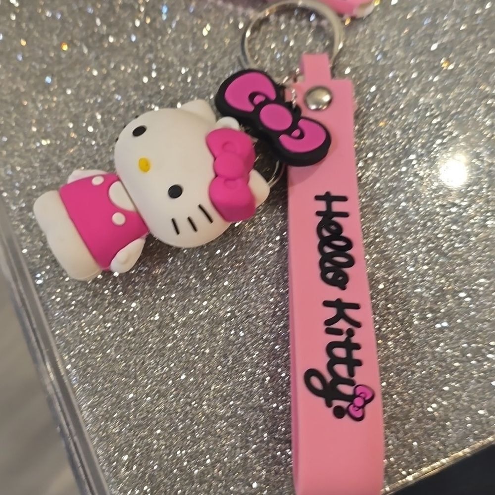 Hello Kitty Logo 3-PC Keychain Set - Picture 6 of 8